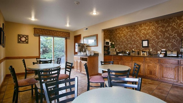 RiverTree Inn & Suites image 12